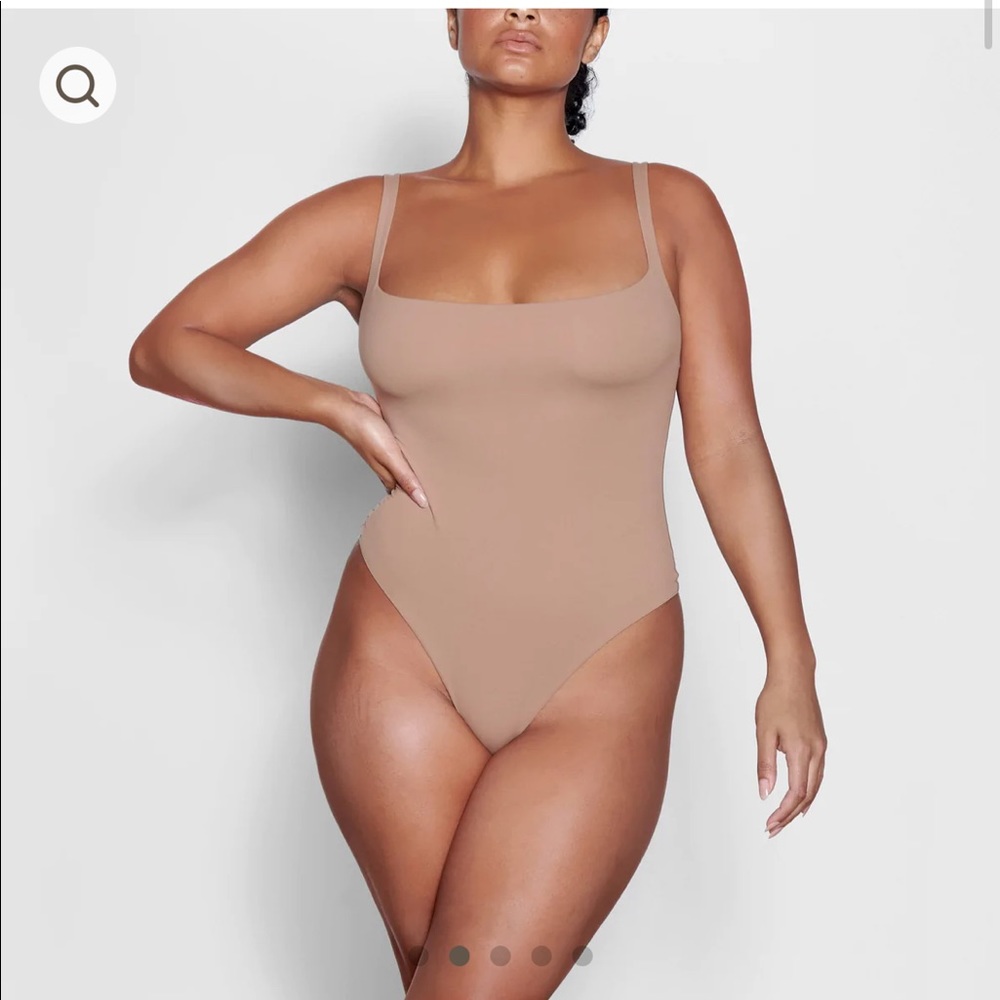 SKIMS Medium Fits everybody bodysuit in Desert
